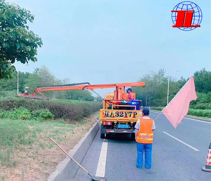 高速公路绿篱修剪机