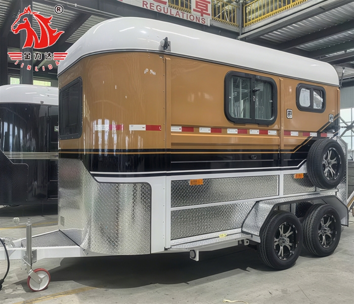 江苏拖挂运马车